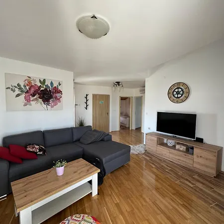 Apartment Apartman Ljube Kastela
